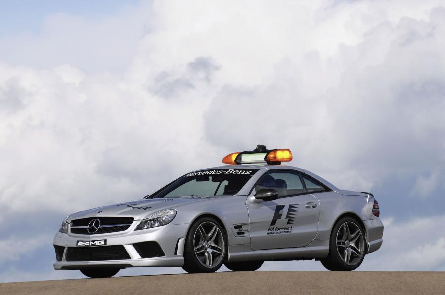  Mercedes-Benz SL63 AMG F1 Safety Car 2009 года  (фото 1 из 33)
